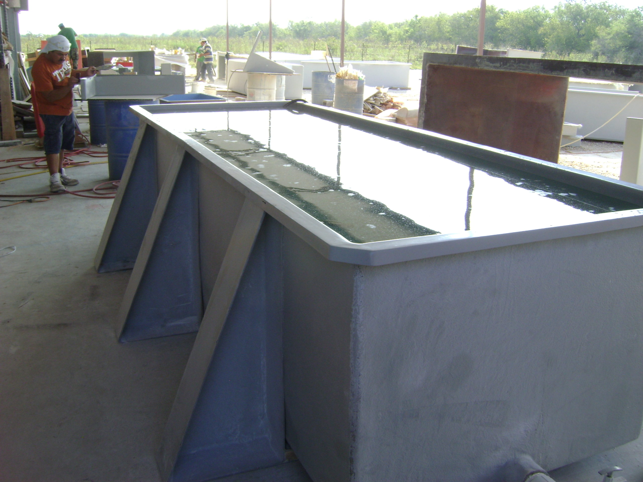 1,075 gal. Rectangular Fiberglass Raceway Tank Hydro Composites, LLC