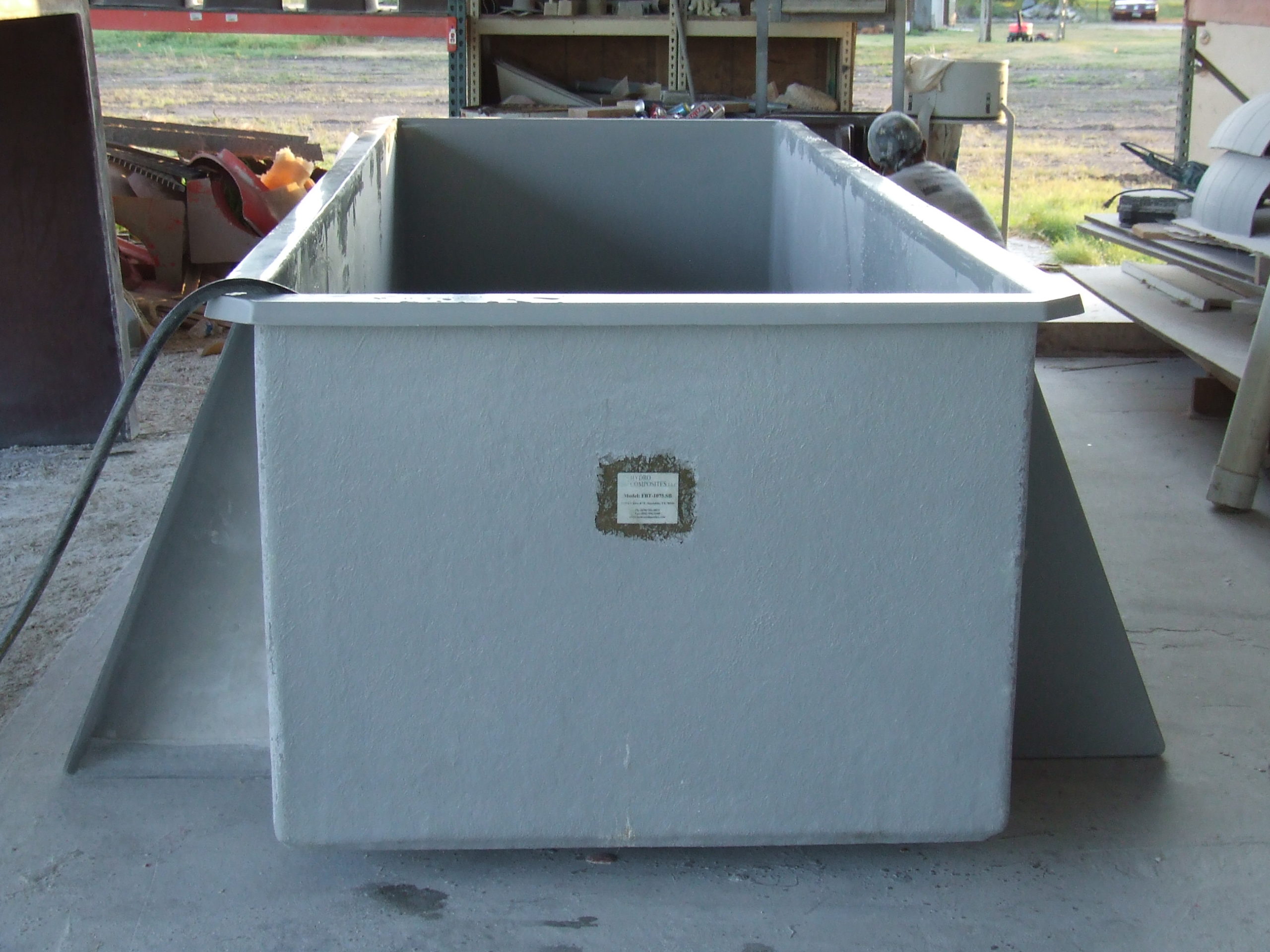 1,075 gal. Rectangular Fiberglass Raceway Tank Hydro Composites, LLC